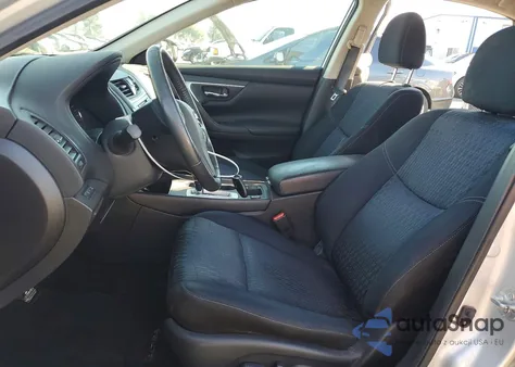 2017 Nissan Altima 2.5 z USA, uszkodzony, nr VIN 1N4AL3AP4HC114690